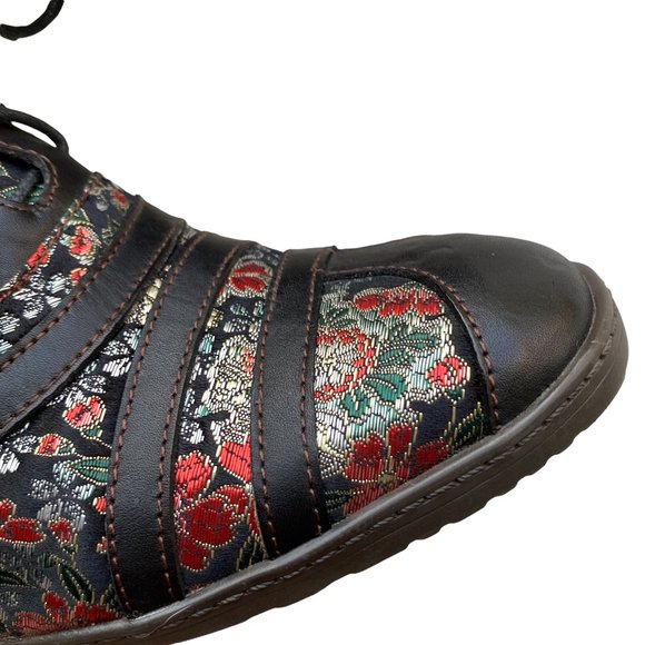 Socopy Retro Vintage Style lace Up Flower Embroidered Fabric Leather Heeled Shoe - Picture 13 of 16